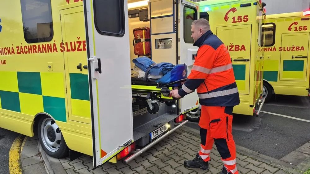 Záchranářům ve Zlínském kraji slouží pět nových sanitek